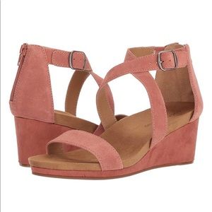 Lucky Brand Kenadee (Rose) Wedge NWOT (Size 6M)